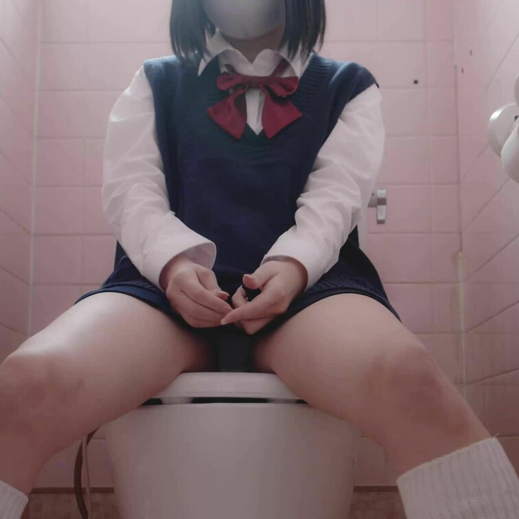 [ どアップアングル ]

性欲旺盛な思〇期ボブ○○○は朝イチで彼氏に口内射精され、むせ返るようなオクチいっぱいの精