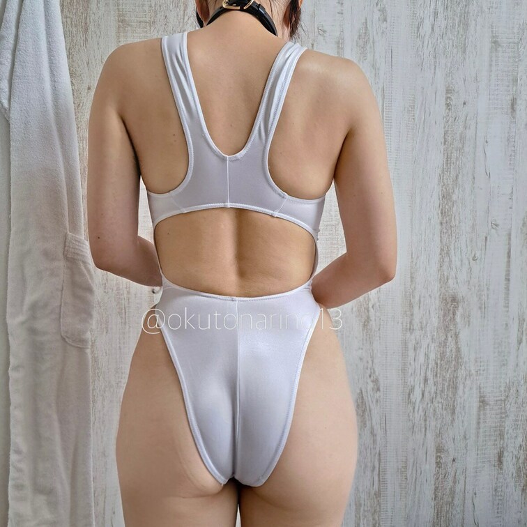 白の競泳水着で○○○