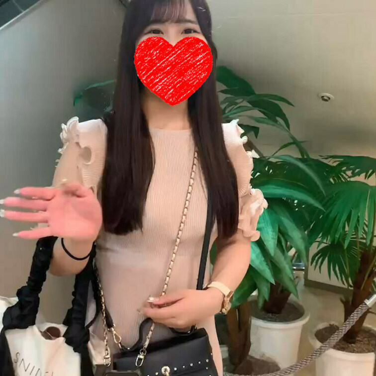 記念すべきハメ撮り第1回目のお相手は、専門学生のミナちゃん（21歳）。
田中●な実に似ている美形で清楚系の黒髪です!!