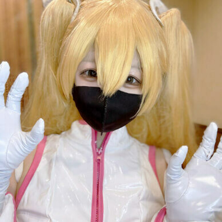 2.5次元の手コキ　エナメルのシコシコ手袋コキ

2.5次元からやってきた？！〇〇巨乳レイヤーエナメルの手袋手コキで