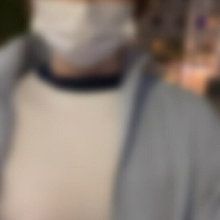 乳首浮かして、マン毛はみ出しながら超ハイレグで普通に外出したよ♡
普通にすれ違った男の人にガン見されましたw

#