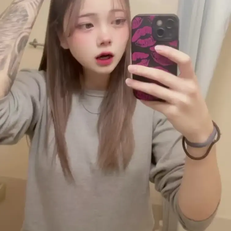 Tiktokしかやってなかったとみがファンにこんな姿見せちゃうとは、、とみの始めから今までを全部好きな人は見て欲しい🥺ハ