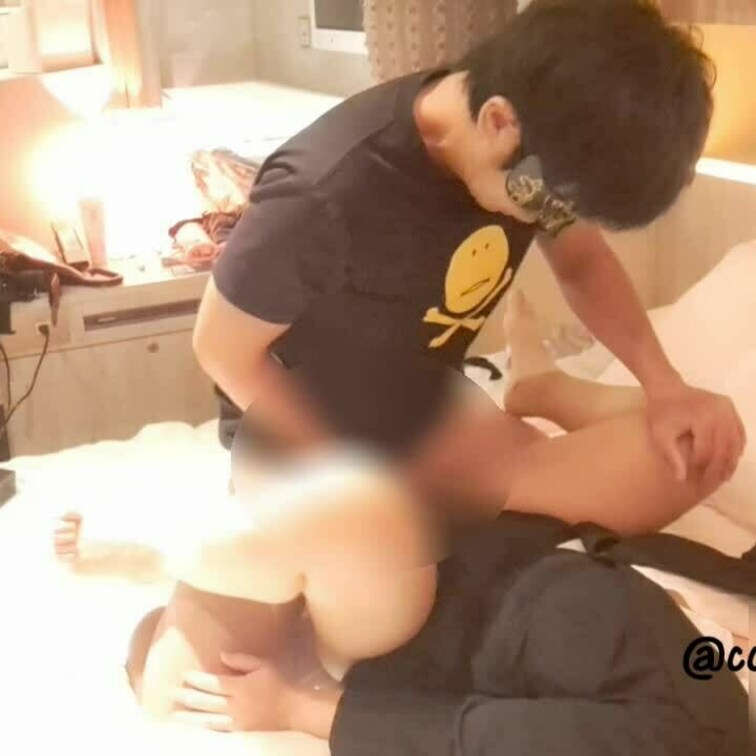 エロ写メ凸してくれるM女さんと④
エロイスーツ姿を堪能させてもらいました
エロイ穴あきの下着って良いもんですね(笑)