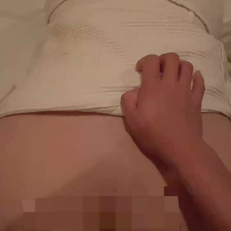 フル尺動画です。
モザイクのかけ方が難しくて手間取っています。
声も編集かけております。
誰かを特定しようとするの
