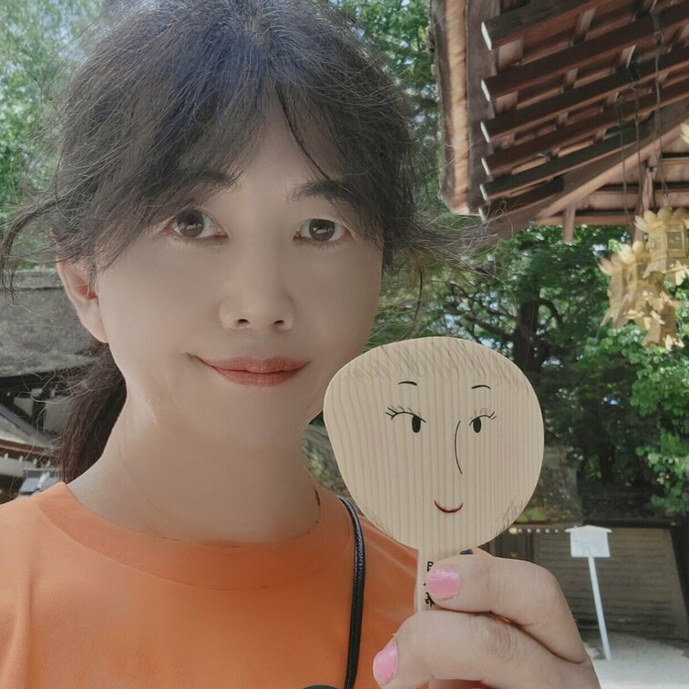 おはようございます🥰

これは先週の京都旅行でのショット✨
美貌の神様である河合神社にお参りしました😃

贅沢