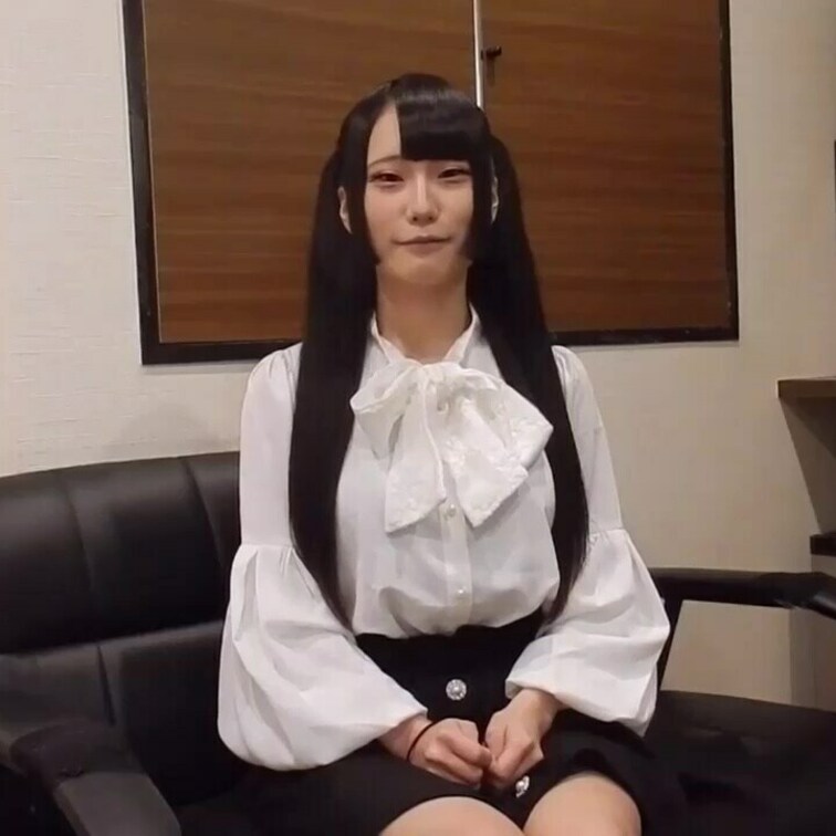 ●話題のグラビアモデル スレンダー爆乳Hカップすずかちゃん(19)おまけ映像集
https://myfans.jp/p