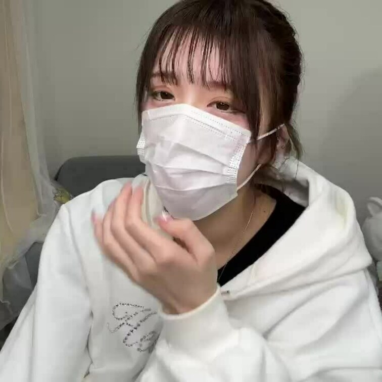 【みれい 20 歳】

みれいさんのライブ配信動画です
生配信だと、1 回の有料配信を視聴すると、おおよそ平均 5