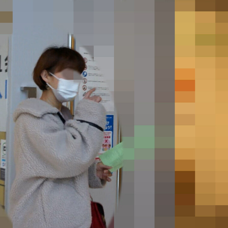 今回は、美術館にイキたいと
だからイクなら
とびっ子付けないとイカない
と、駄々こねたら
泣く泣くとびっ子装着
こんな具合に喜んでしまい
ガマン出来ずに
近くのホテルへ
燃えに燃えて
イキまくりました
皆さんも楽しんでください