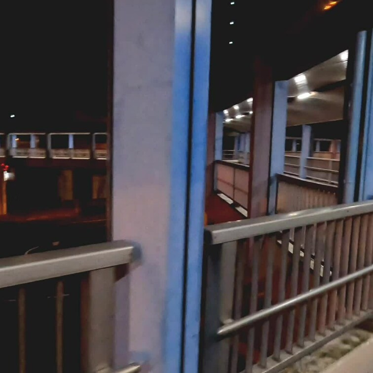 【歩道橋①】※※
露撮にもってこいな歩道橋がありましたので脱ぎ散らかしてきました🎵

