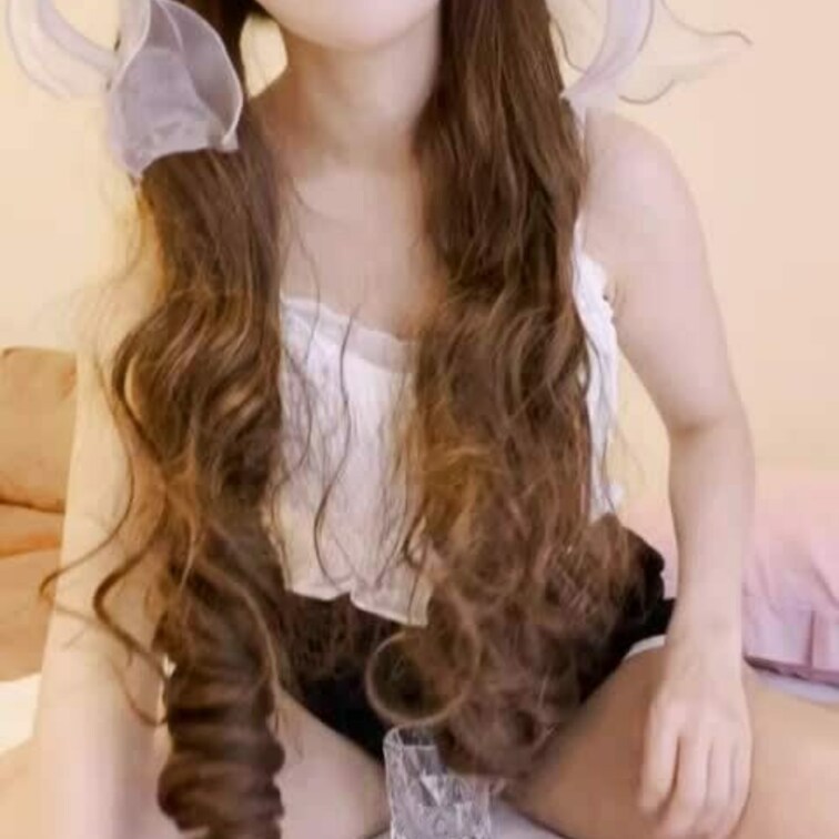 えっちなことをこっそりするやぎちゃんを見てください。
透明のコップであそこが透けてみえちゃうのドキドキしました。我慢で