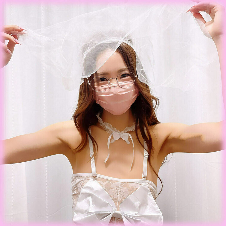 お疲れ様ああああ

最近暑いからシースルー着てる👏💞

涼しいしかわいいけど
男の人から視線感じる🤣🤣

