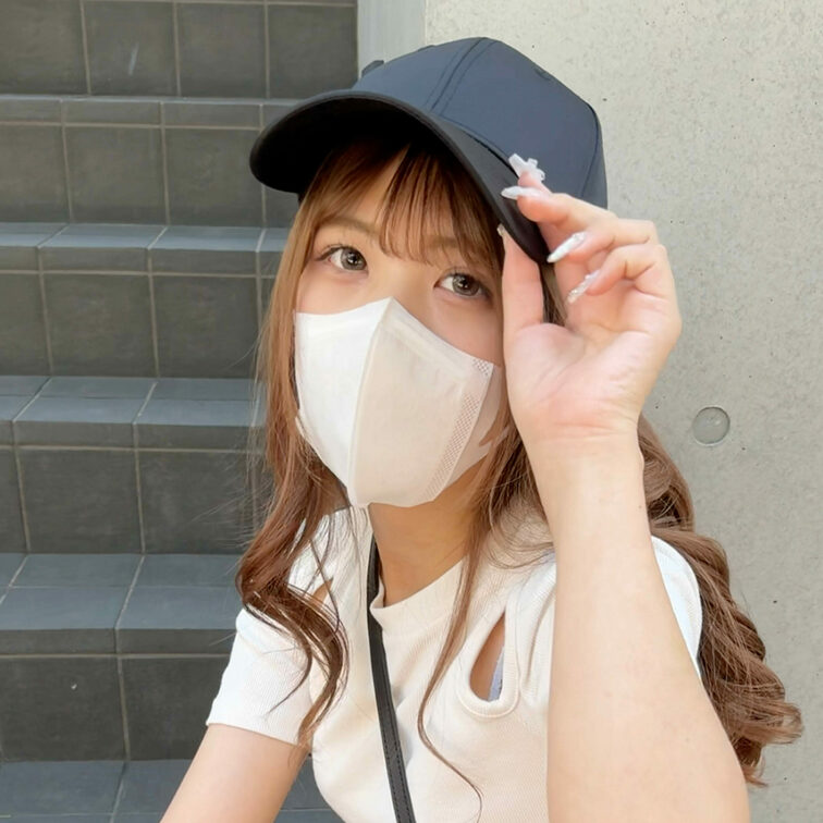 #190【YUKINA 24歳】
今回ストリートスナップに協力してくれたのは、モノトーンコーデがオシャレなYUKINA