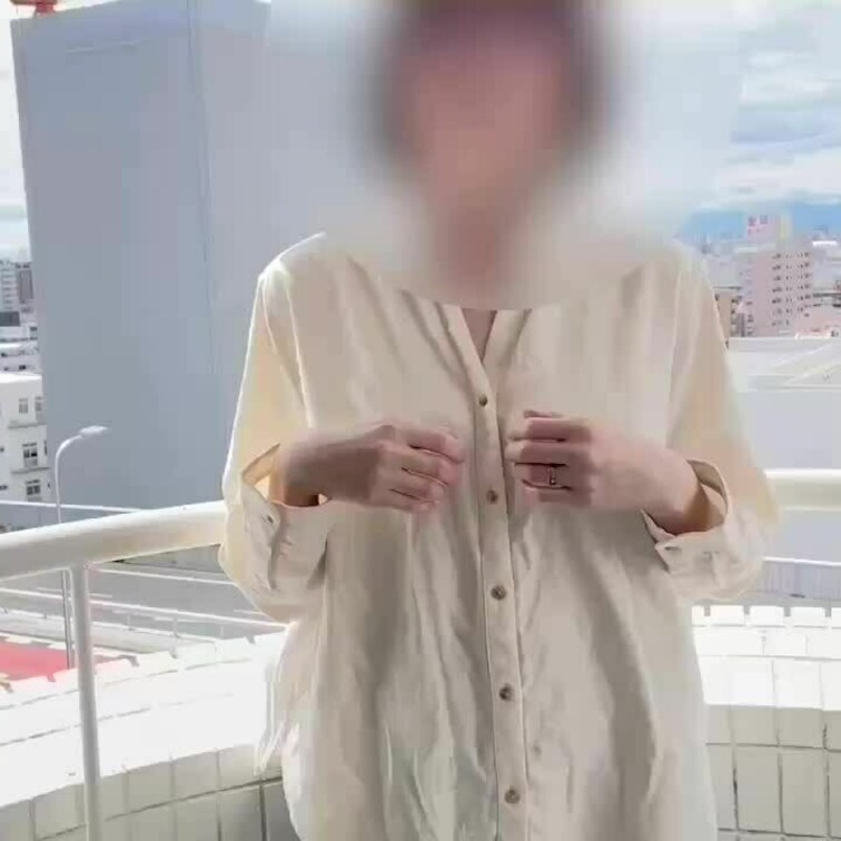 ベランダでオナニー💕