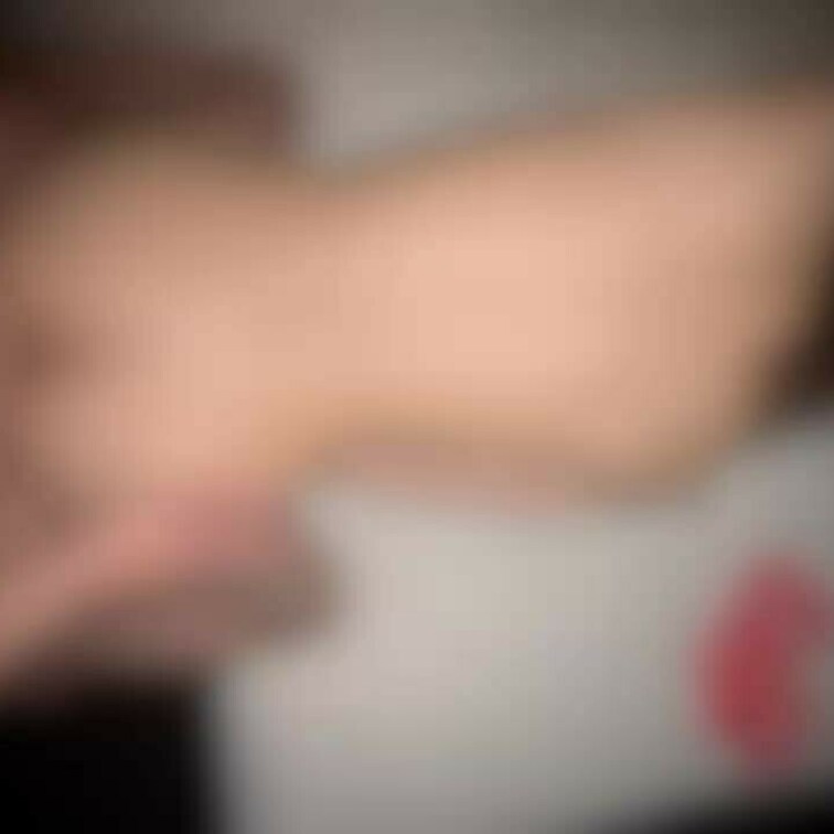 人妻(K)
バックで突いてあげたら喜んでいっちゃいます☺️