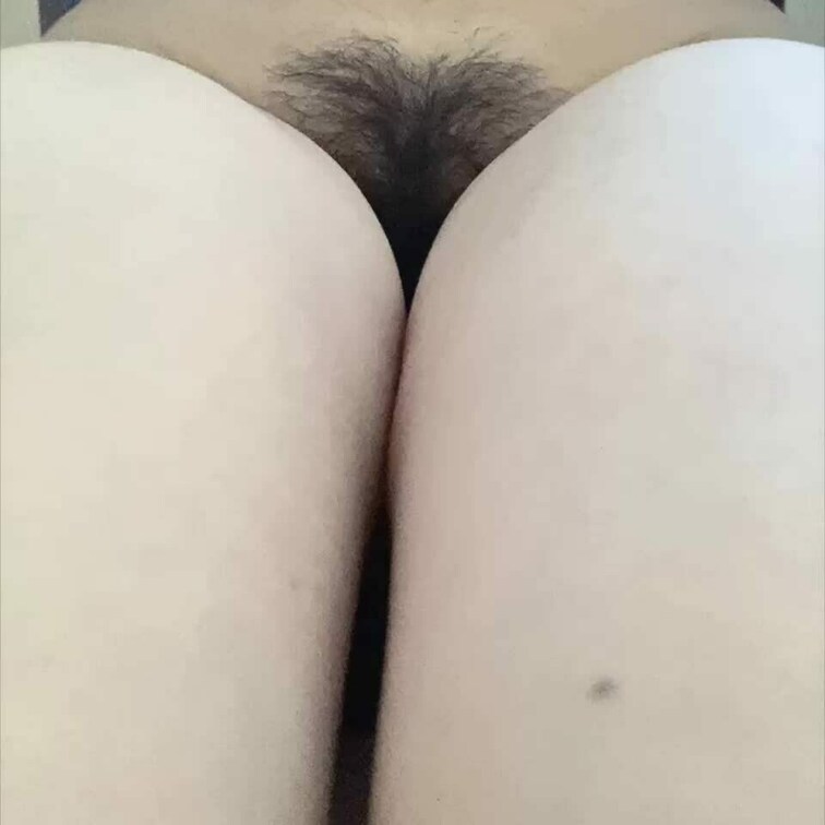 太ももが濡れちゃいました💦