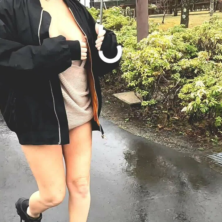 【透けパン露撮＆オナ編】※特別プラン
雨の中、透けパンで公園露出とオナをしてきました🎵

