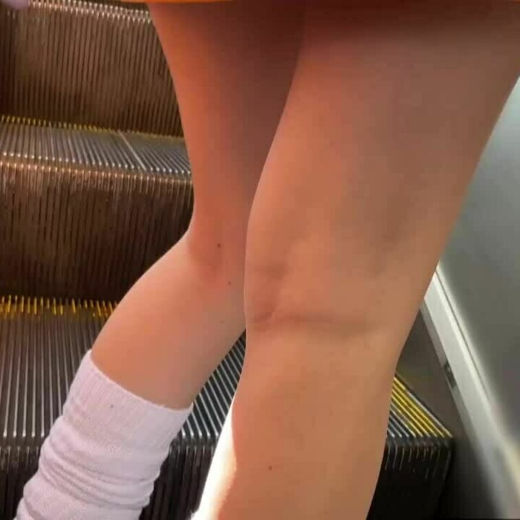 街でみんな振り返ったギャルセーラー服ちゃん。
パンツびしょ濡れで完全なるどすけべギャル。
セーラー服xルーズはそれだ