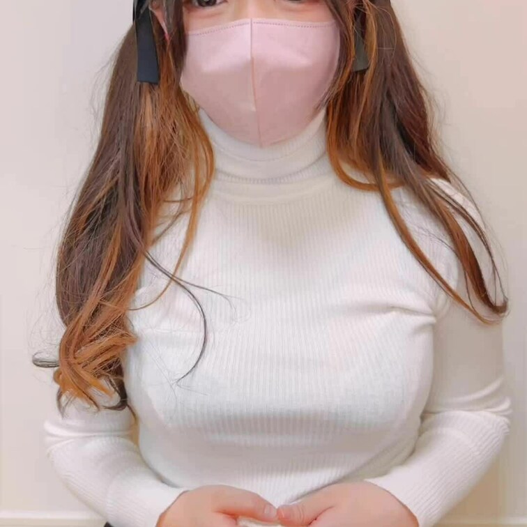 白ニットで…(〃ω〃)