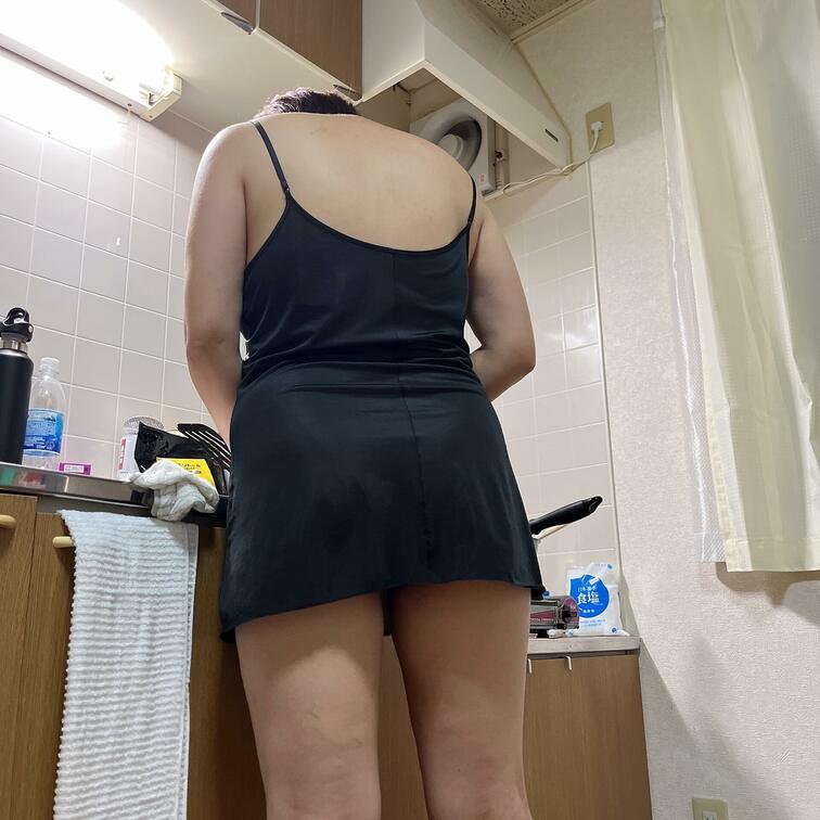 ノーパンノーブラで
手料理❤️🥰