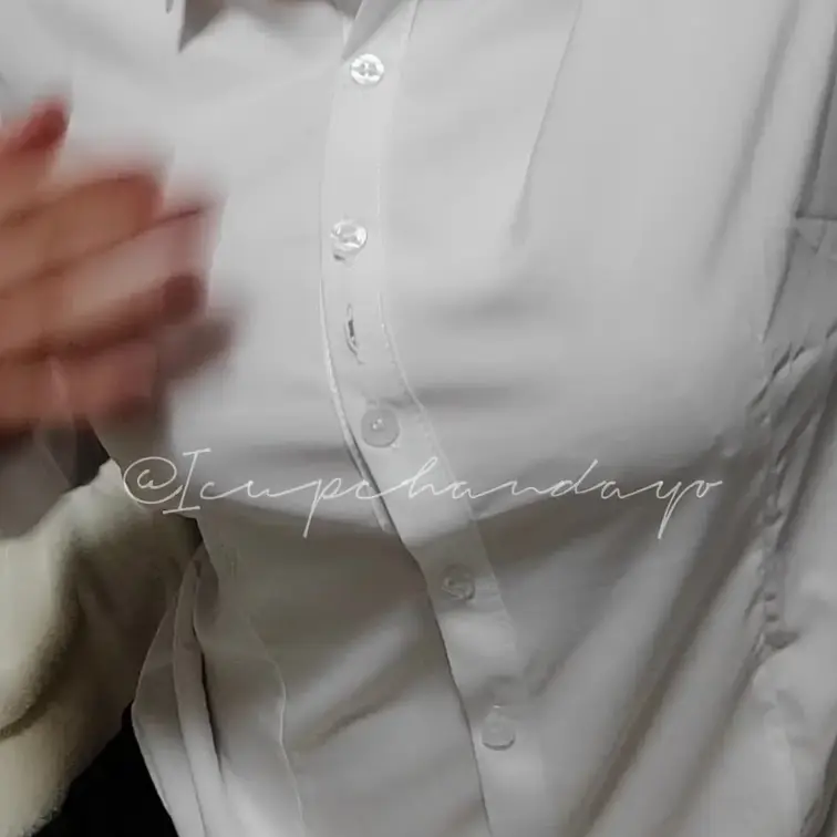 シャツ脱ぐ動画！　1分33秒

下着、何色かわかる？💓
当ててみて✨

さわさわ揉み揉みタイムもちゃーんとある