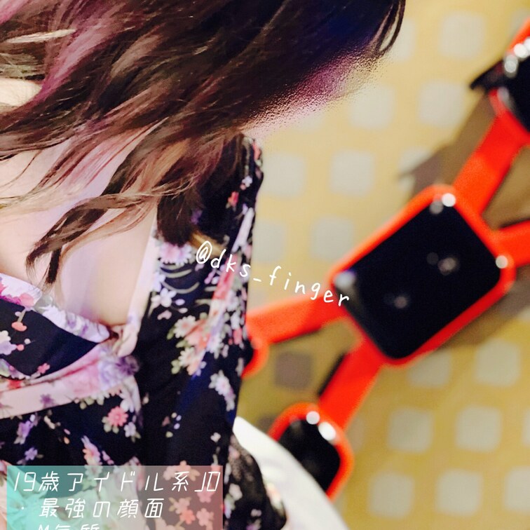 19歳アイドル系JD

アイドルのようなルックスを持つ彼女。
気持ちよさがわからないと悩んでいたが、今では気持ちよ