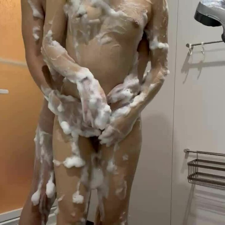 お風呂🛀
ソーププレイ❤️
洗ってあげるよ？💕

近日公開でーす😈
毎日ぬきぬきプラン以上じゃないと見れないん