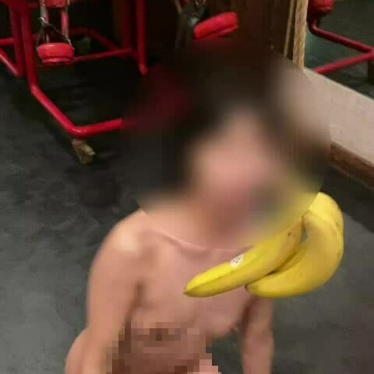 バナナ食い競争