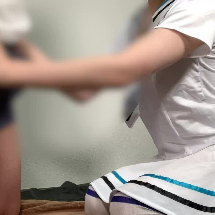 無料★手コキからフェラ寸前！