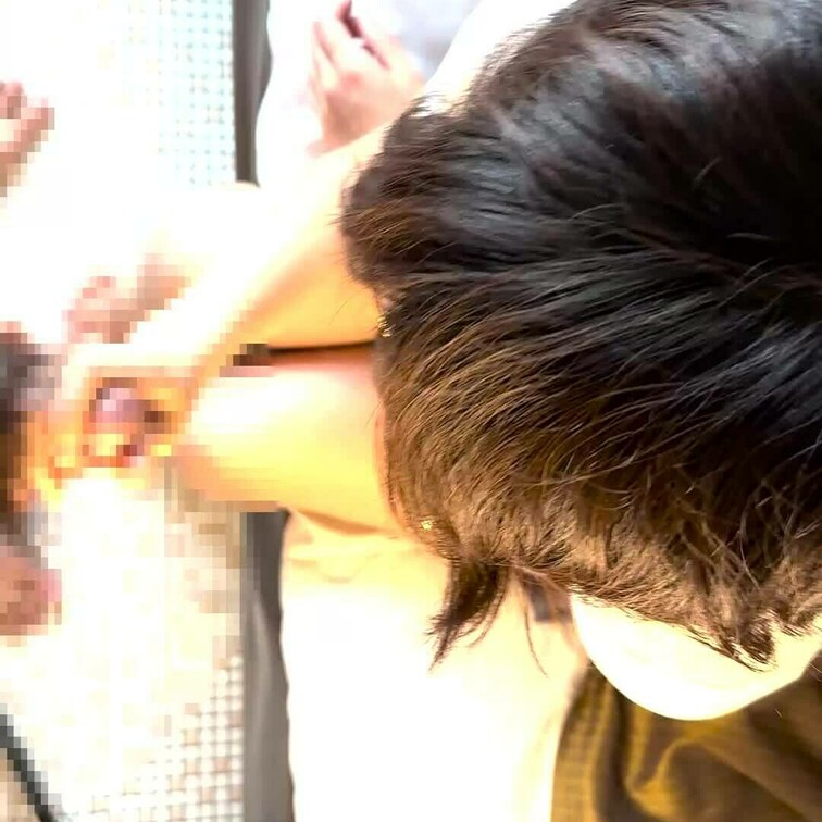 ミニスカでおちんちんをしこしこぺろぺろ動画を貢納プラン限定で公開です！
お百の手と口が気持ちよくて、射精したくなるのを
