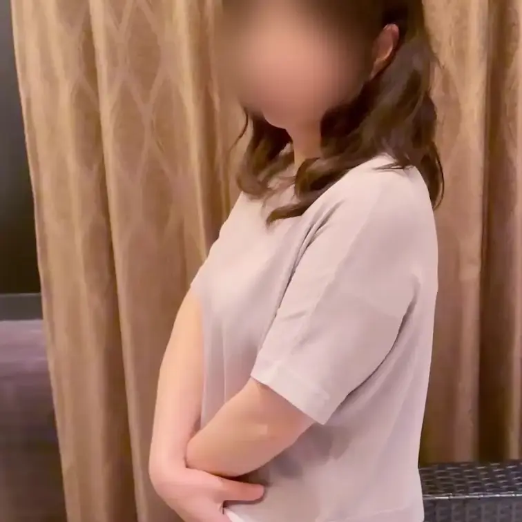れい、脱いじゃった💕ノーパンパンガーターです💕