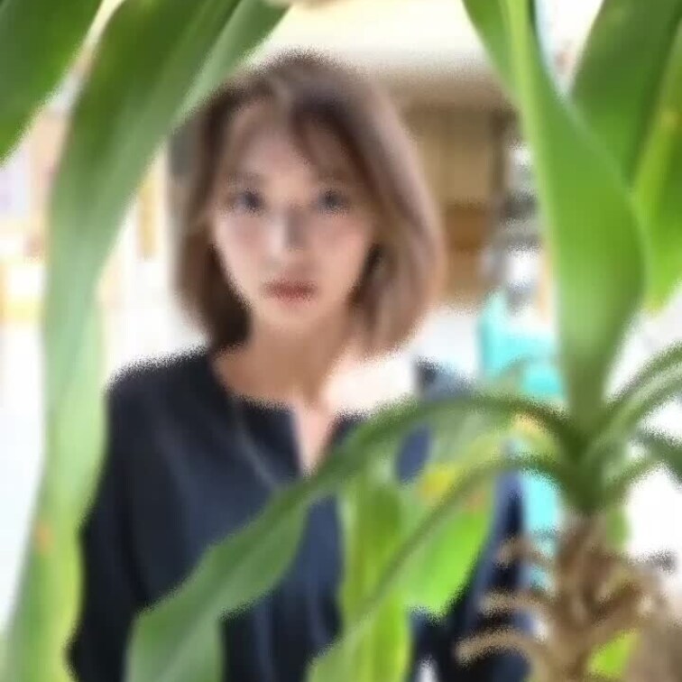 ボカシ加工で顔がほぼ分からないので投稿しちゃいました🥰💕
同僚と撮影し合った動画です笑