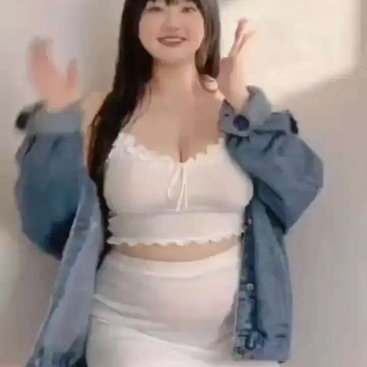 意外に知られていないけど、タイと日本のハーフなんだよー✨(∩´∀｀)∩💗