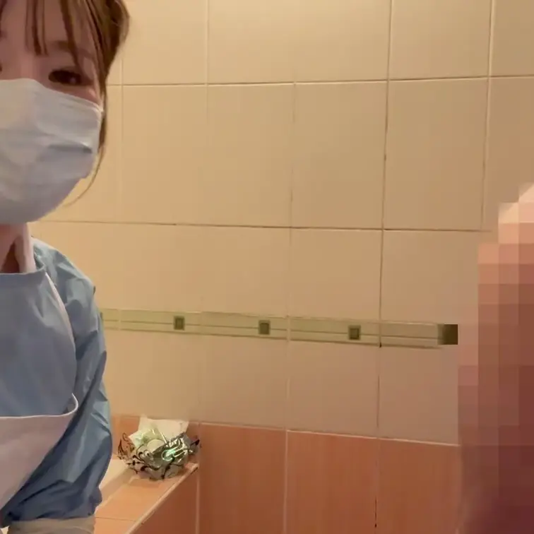 ドSクリニック🏥生卵をアナルに浣腸器で挿入荒治療/牛乳浣腸からの超ロングアナルパール/今年もゴム手袋でマゾ豚がフィストチ