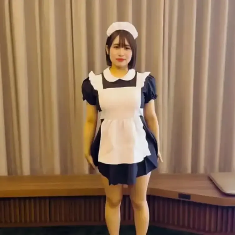 メイドコスプレをしました！
下着のチラ見せに手マンをお手伝いしてもらいました💜