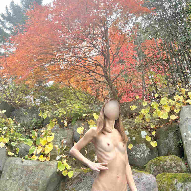 おはようございます😃
今日は紅葉🍁の一枚を😊

今週も頑張っていきましょう♪