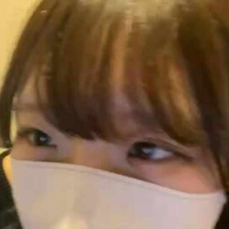 【ゆうな 19 歳】

ゆうなさんのライブ配信動画です
生配信 だと、1 回の有料配信を視聴すると、おおよそ平均 