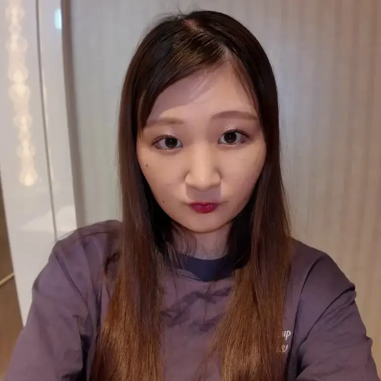 ハメ撮り前に自撮り放尿でスッキリ