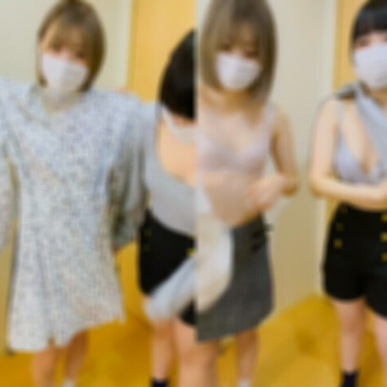 配信中におっぱいポロした美人アパレル店員さん2人