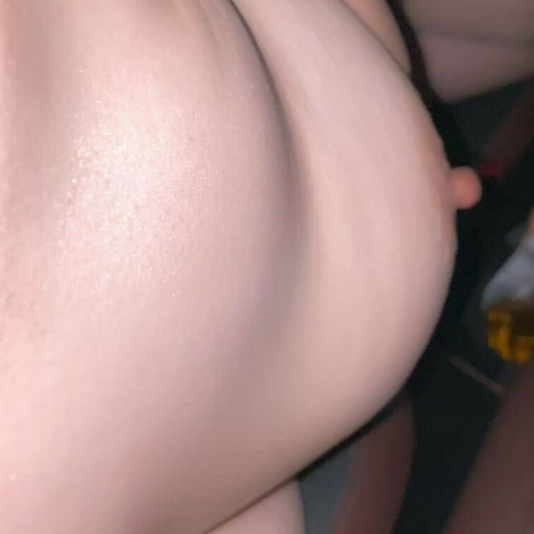 オッパイいじってみる⁉️😅