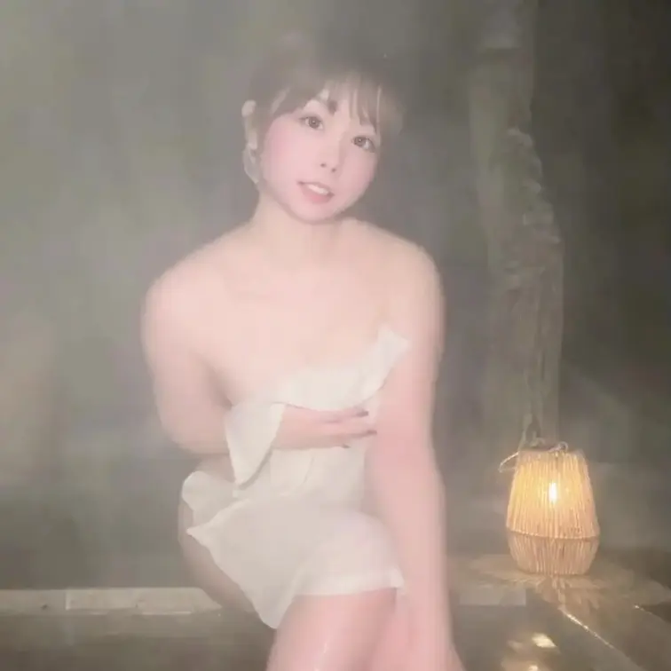いいねしてから見てね💕

この前いった温泉が最高だったよ！
撮影したら少し見えちゃってた..