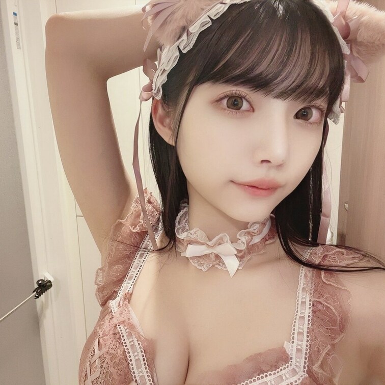 おっぱいか脇か。