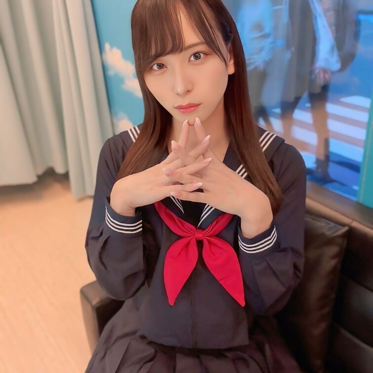 冬服のセーラー服きてみたよ～！⛄💕　（健全５枚✨）