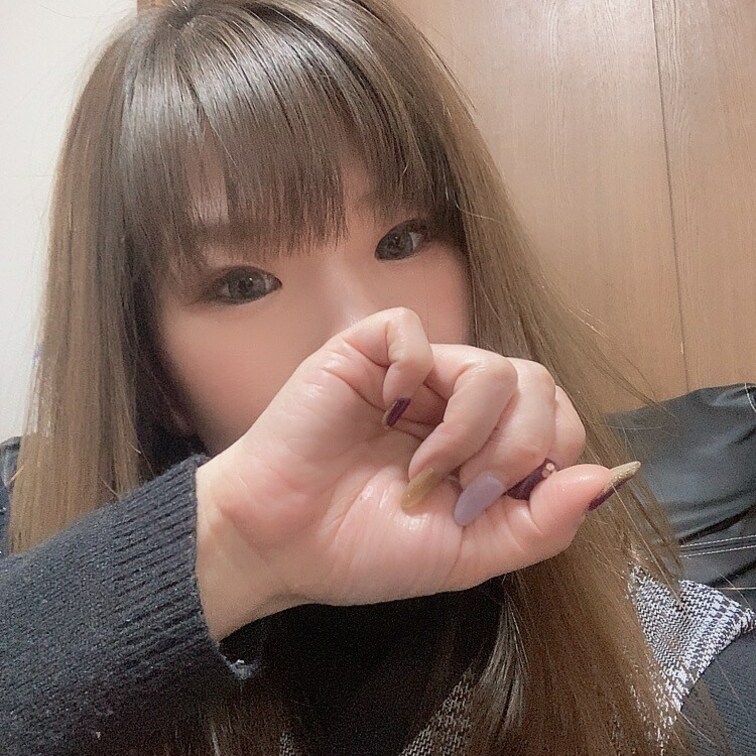 今日はネイル変えて韓国料理屋さんへ〜スムージーが美味しすぎて❤️
明日はエロエロ動画上げる✌️