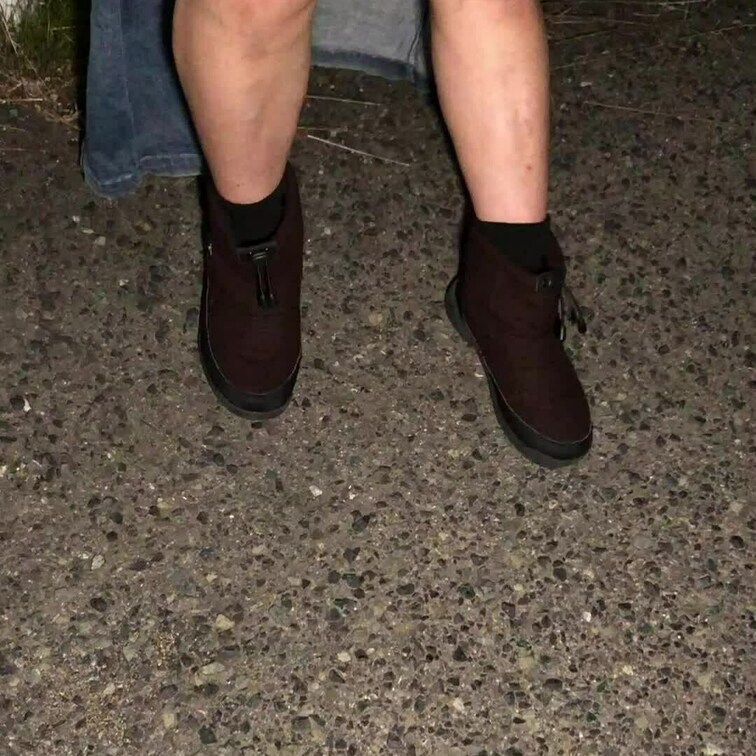 パンツチラリしちゃってる( ・∇・)