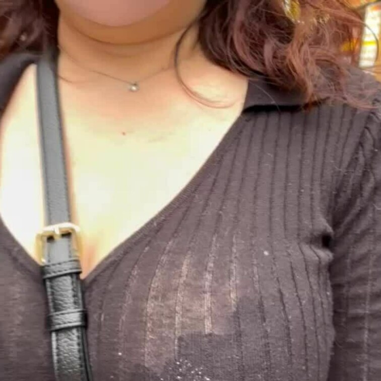 透け透けトップス
揺れ揺れ巨乳散歩

パイスラはお好き？