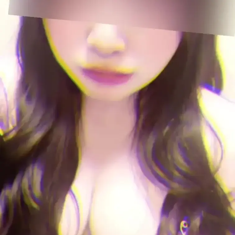 20代前半┃看護学生┃ドM┃Gカップ
とんでもなくエロいです。
今月中に動画アップするのでお楽しみに。