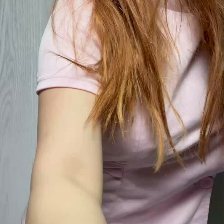 ナース服でうんこしました💩💕床で出して拾い上げて💩に唾液垂らしました❣️臭いです💦

続きはX会員様アカウントで💩💕