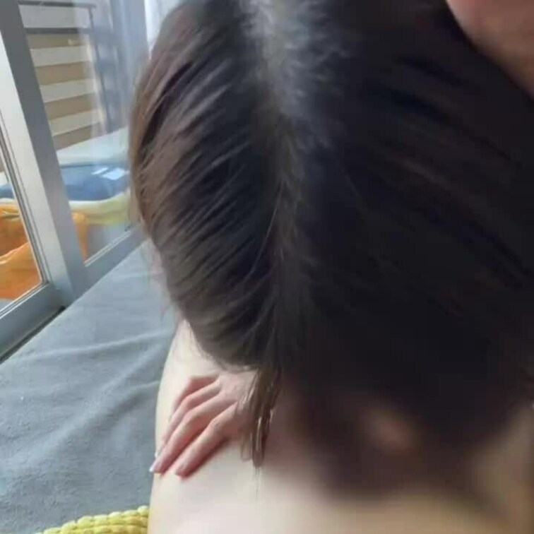 窓全開で、外のマンションから丸見えフェラ😍
露出癖があるめるちゃんサンプル。
