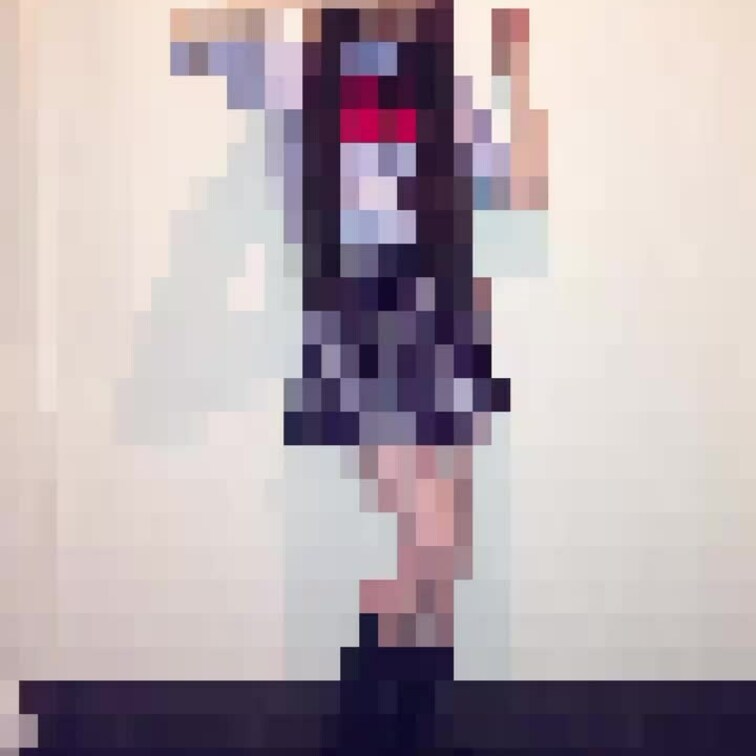 【萌え系黒髪ロングちゃん】○○○制服のフトモモ絶対領域に爆萌え❤️この子のエロ画像をたくさん公開中です〜😎

彼女の