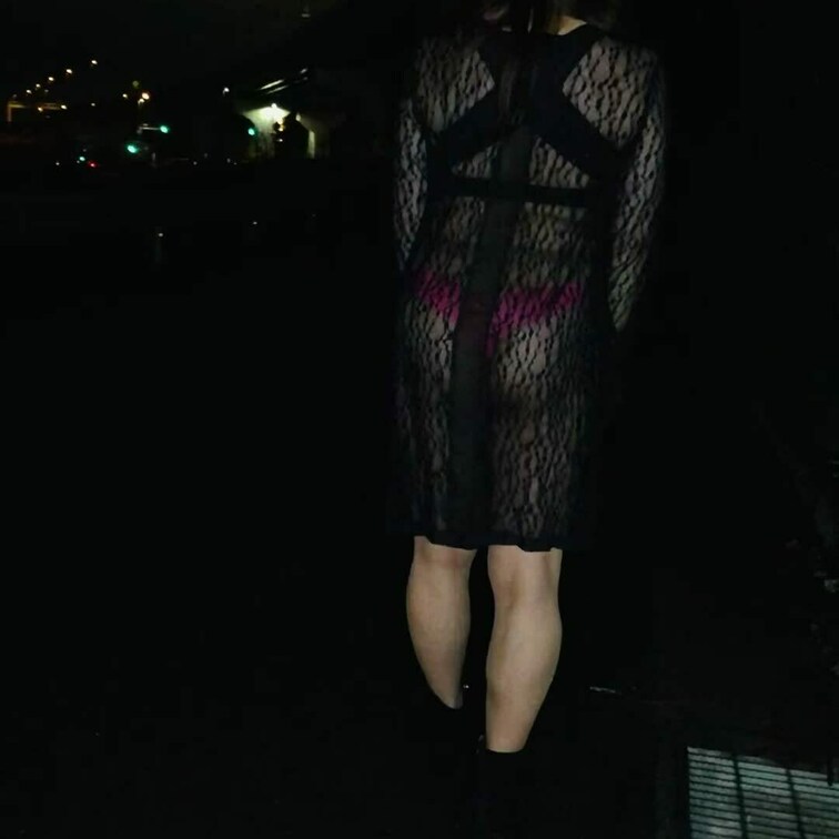 暗闇にピンクは映えました‪ෆ‪.*･ﾟ
おしり散歩Tバックバージョンです🍑